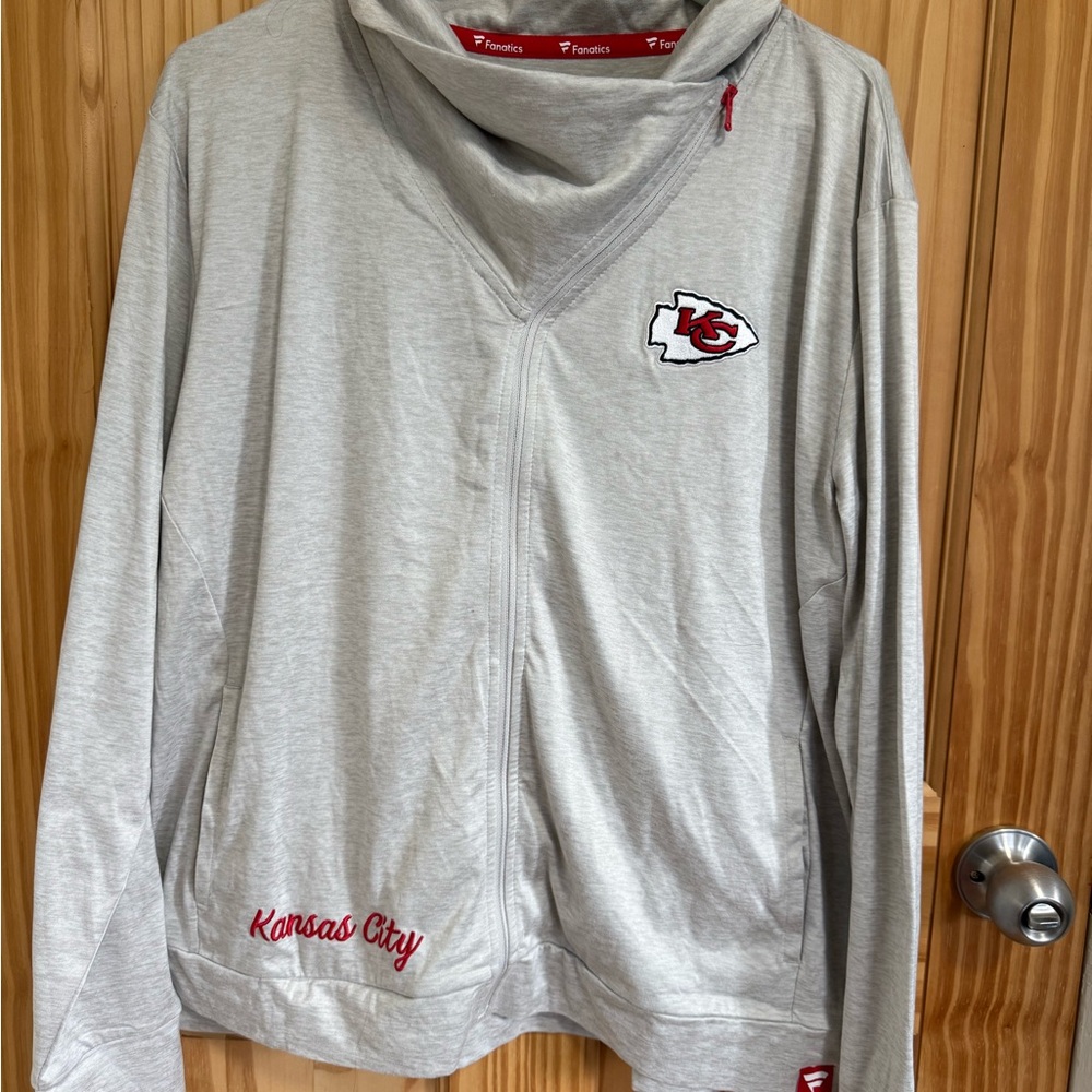 Fanatics Women's Gray Kansas City Chiefs Cowl Sweatshirt NWT